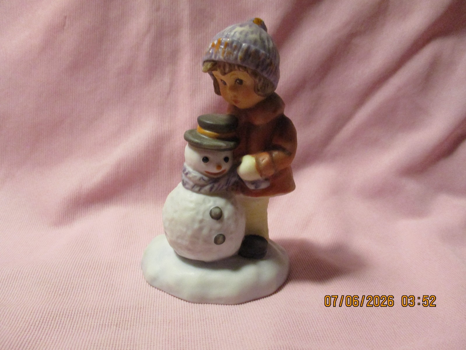 Goebel: “A Gift For Snowman”, BH 92/p, about 3.25 inches tall