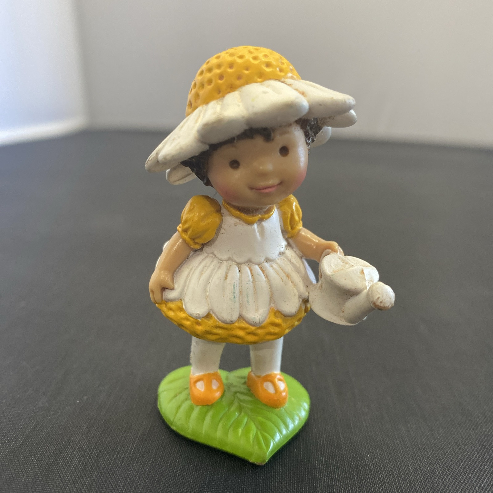 Vintage Avon DAISY DREAMER Little Blossom Mini Doll 2½” PVC Figure Figurine 1983