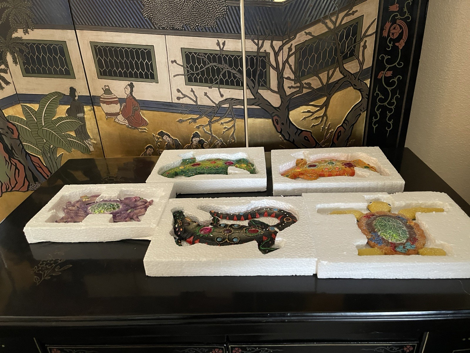 Gemstone Alligator,Crab,Turtle Plaque Resin Figurine Green Red Yellow Orange