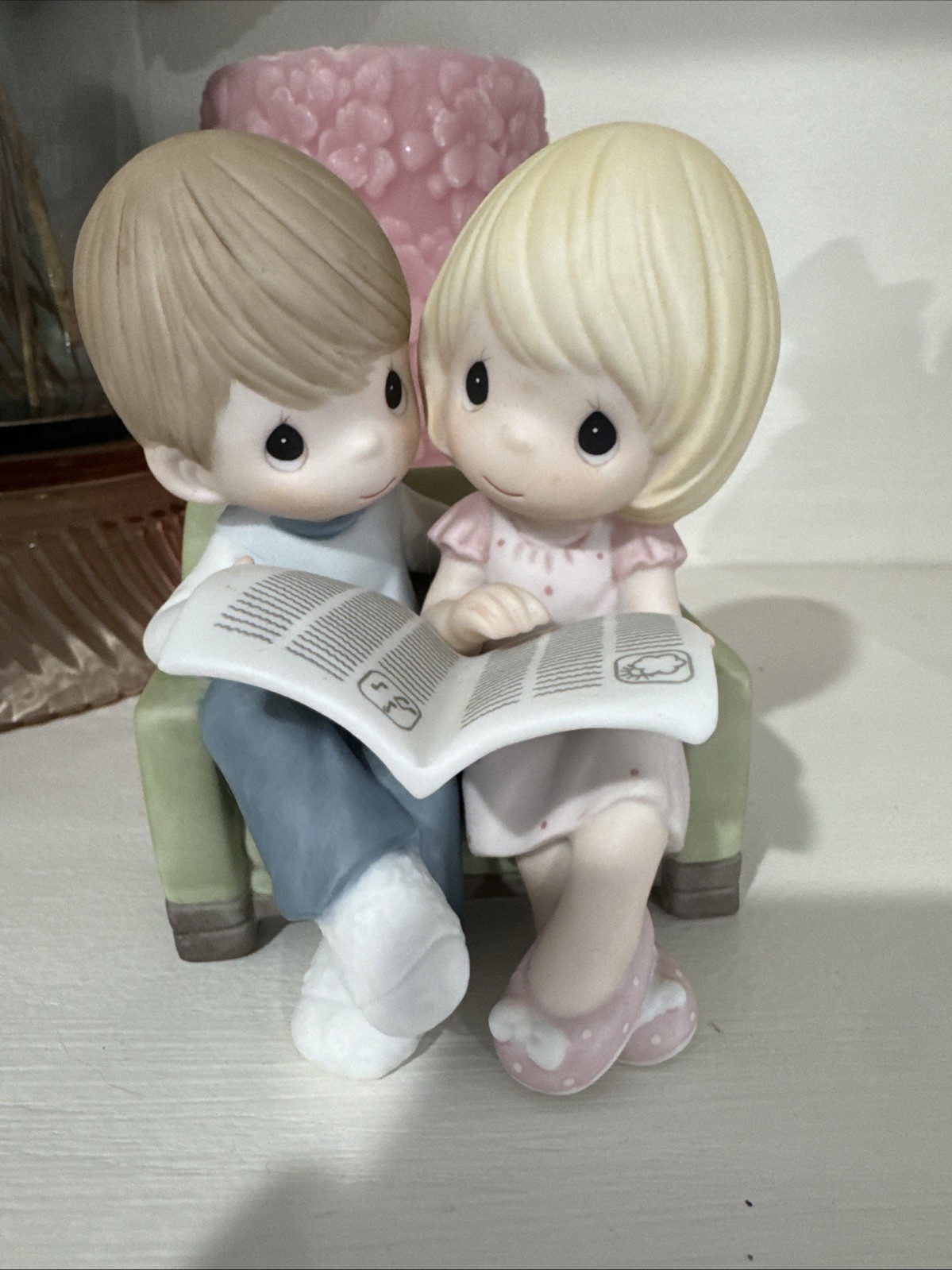 PRECIOUS MOMENTS 940020 HERE’S THE GOOD NEWS..YOU’RE BY MY SIDE FIGURINE
