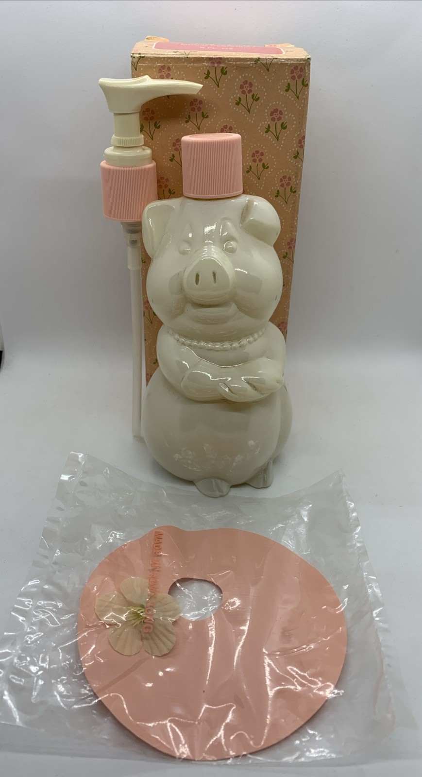 NOS 1982 AVON “Stylish Lady” Swine Liquid Cleanser 8 Fl Oz. Pink Hat Full