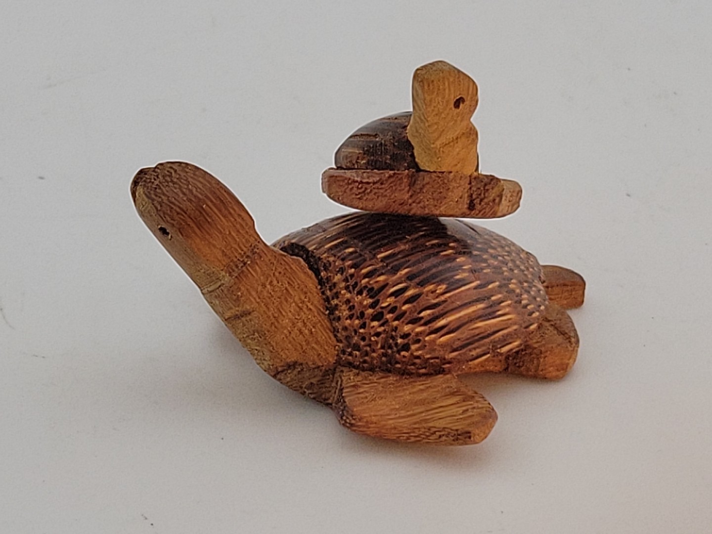 NEW Sea Turtles Handcarved Mini Wooden Baby On Mom’s Back~Baby Swivels 1.5”x2.5”