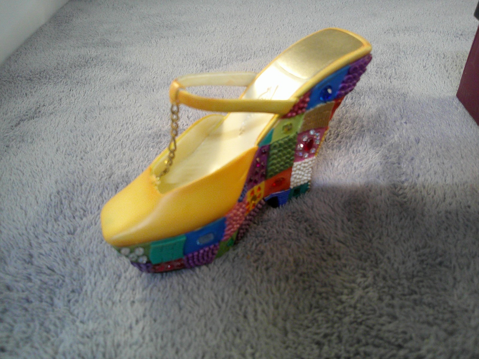 Vintage Raine and Willitts Design Checkered Past Just The Right Shoe 25349
