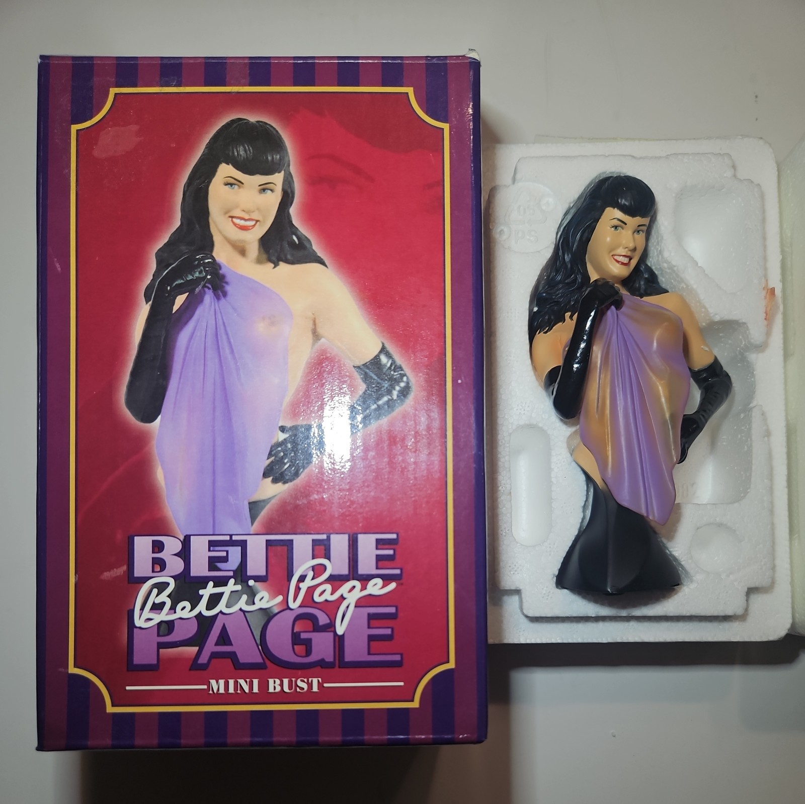 Bettie Page Mini Bust Limited Edition 757/4000 w/Box Pin-up Derek Handy 3G2