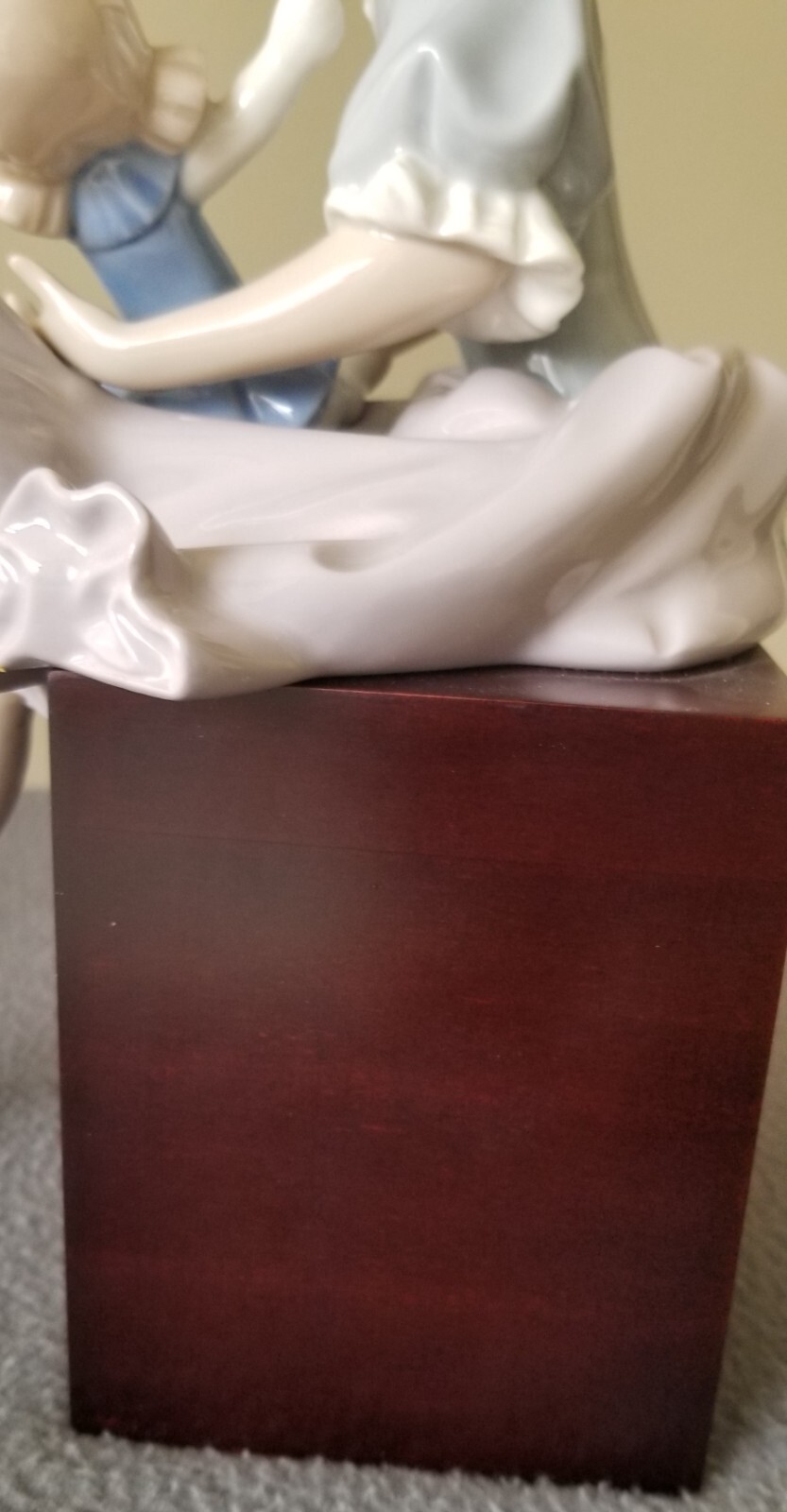 Lladro “Putting Her Doll to Sleep” #1379, Porcelain, Vintage, Retired, pre-owned