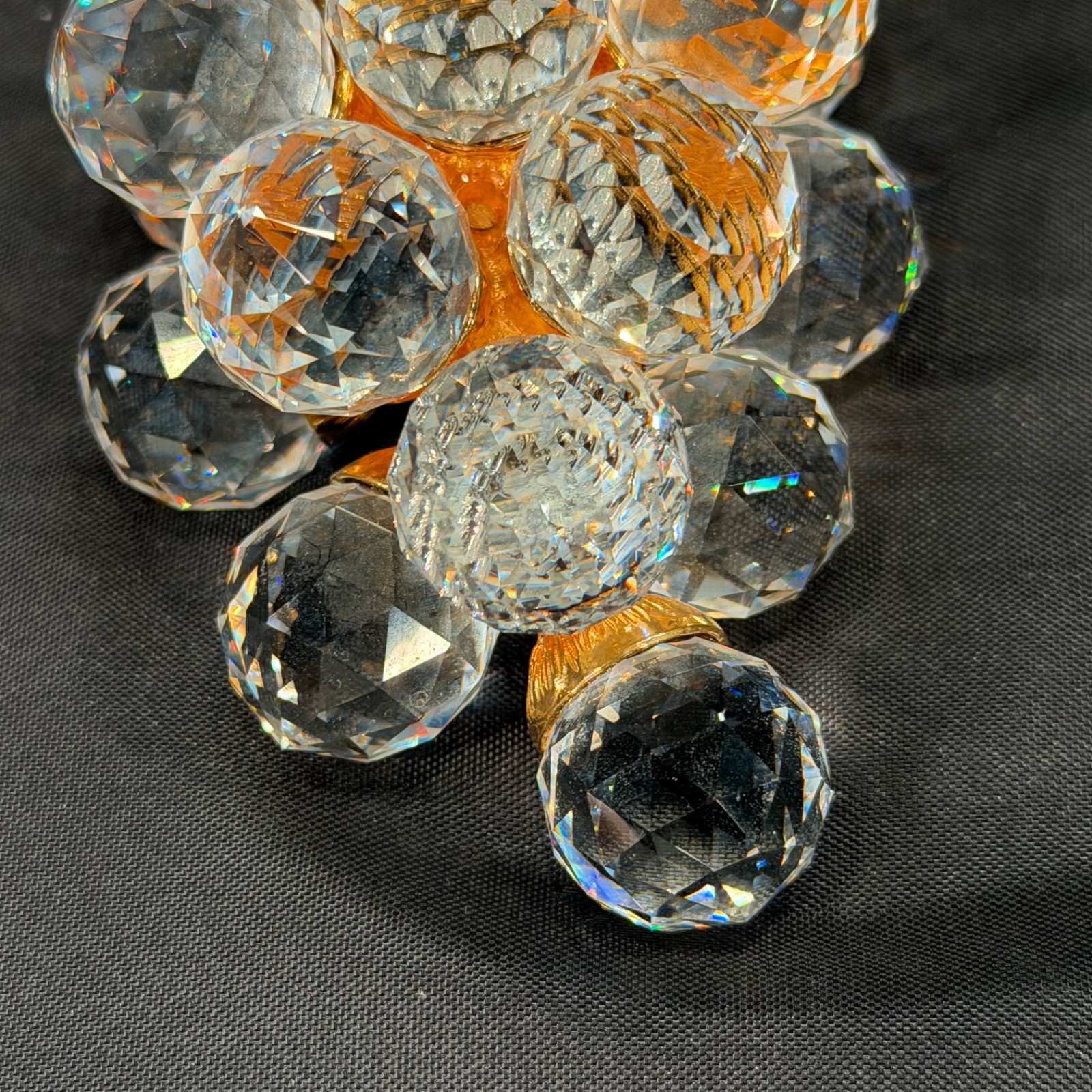 Swarovski Crystal 15 Grape Cluster w/Gold Leaves Sparkling Fruit Beautiful!!