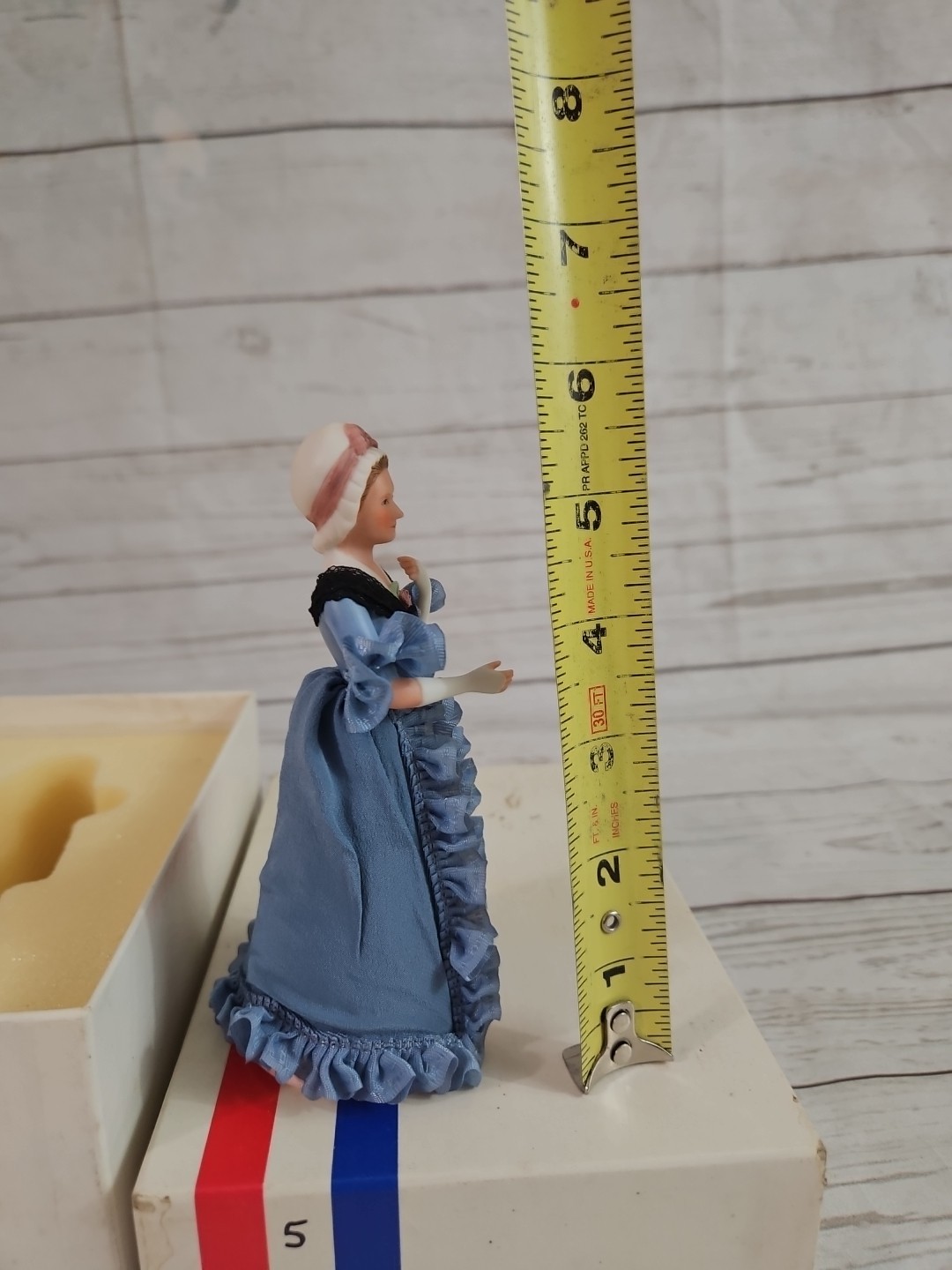 Great American Women 1st Lady Martha Washington US Historical Society Figurine