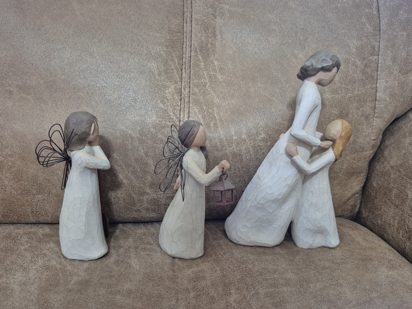 Lot Of 3 Willow Tree, 1 Mother and Daughter Figurine Susan Demdaco And 2 Others