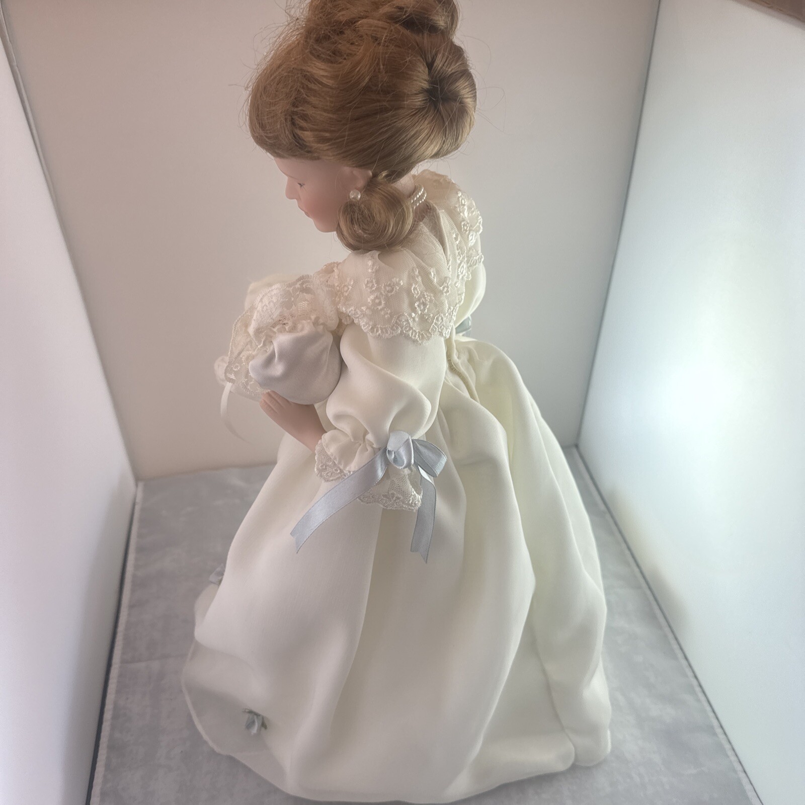 Avon 2000 Special Memories Mother & Child Dolls Margaret 4th In Series