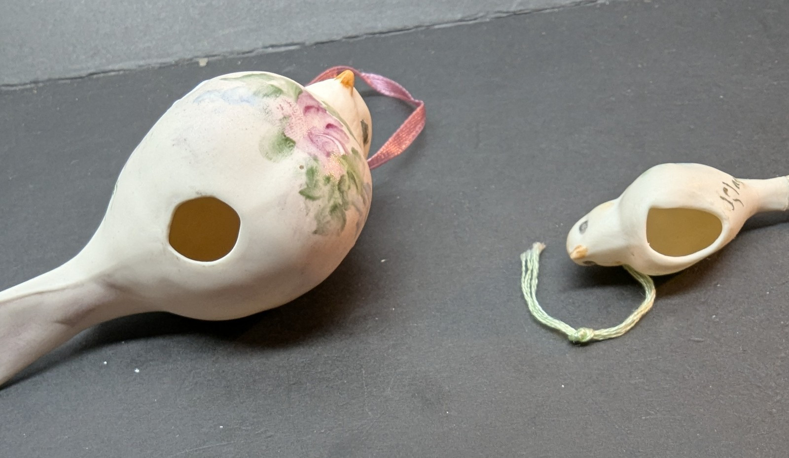 Hanging Birds Ceramic Flower Garden Bird Figurine 2 Pieces Small & Medium Decor