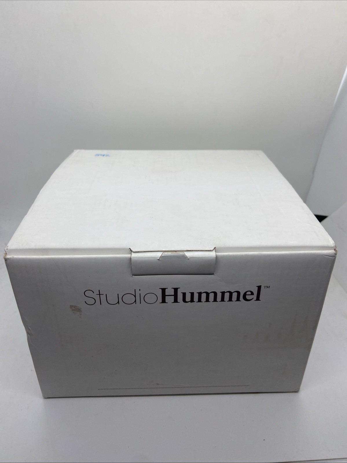 Hummel Figurine Big House Cleaning Girl Scrubbing Floor w/Brush New In Box