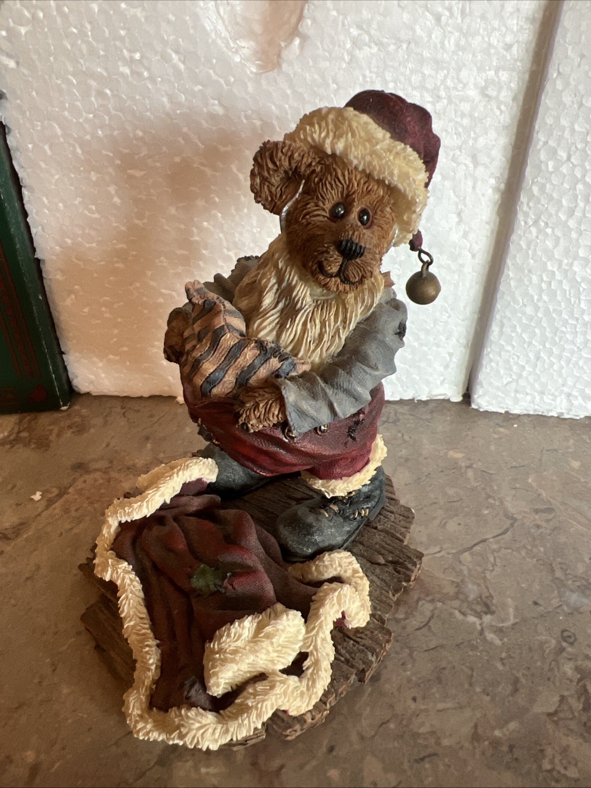 Boyds Bears & Friends S Kringlebeary Santa Wannabe 1995