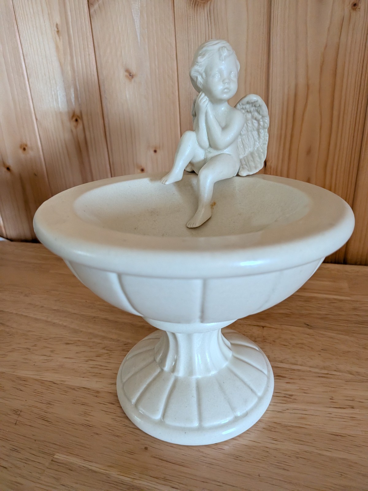 VINTAGE CREAM COLORED CERAMIC CHERUB/ANGEL BIRD BATH OR JEWELRY/ TRINKET HOLDER