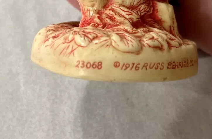 Vintage R & W Berries Co’s.Figurine 1976 ” When Mother Say No Ask Grandma “