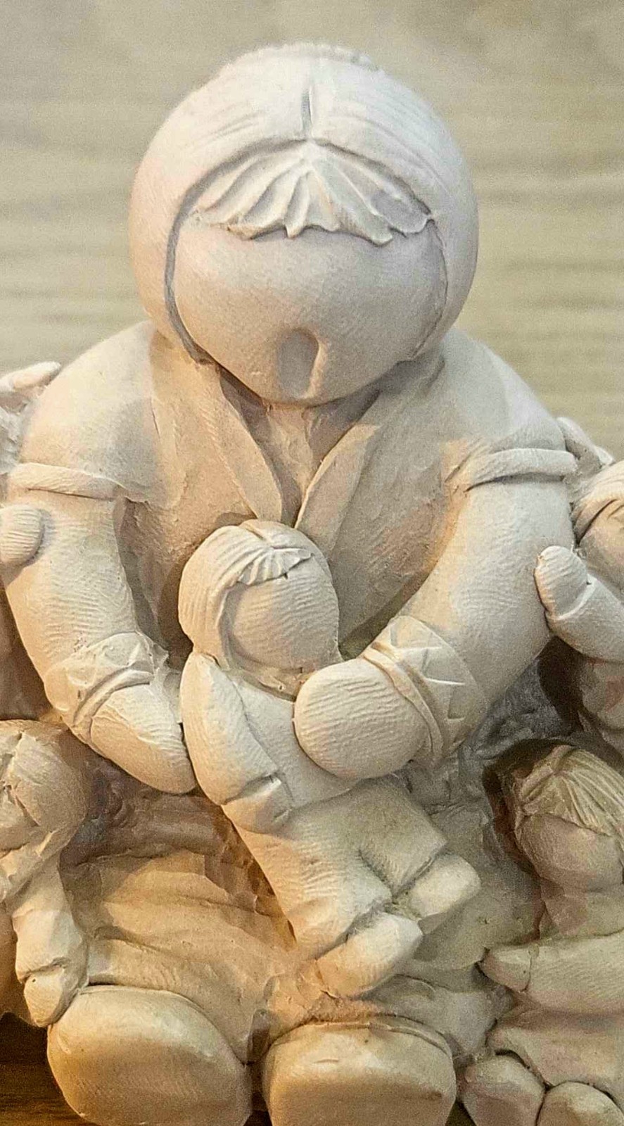 Vintage Austin Prod. Clay Sculpture Mother&Children Bright Eyes Dee Crowley
