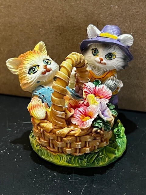 Vintage Turtle King Corp. Kittens Kitty Cat with Basket Flowers Figurine
