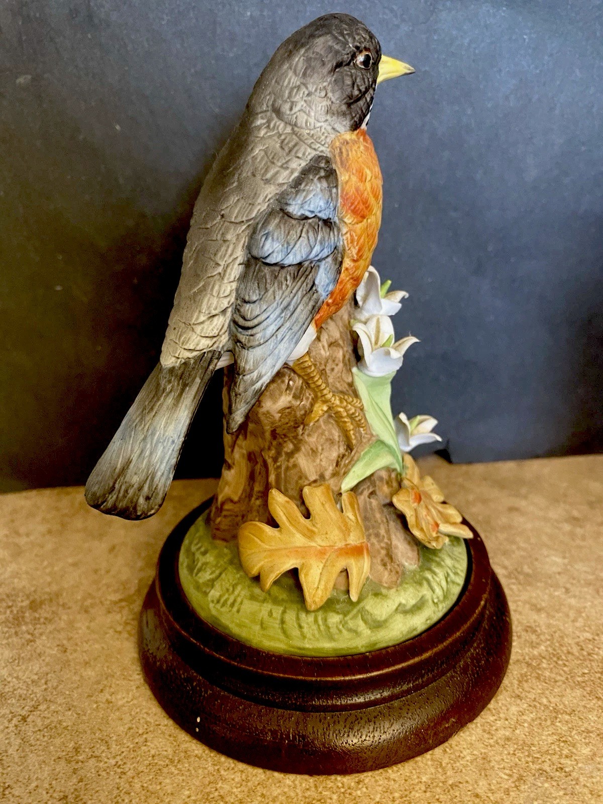 Vtg, Gorham Gallery Vignette Collection Birds, Porcelain “Robin”, w/ Wood Base