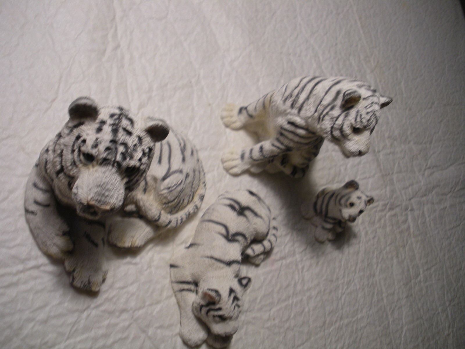 4 Stone Critters White Tigers Figurines