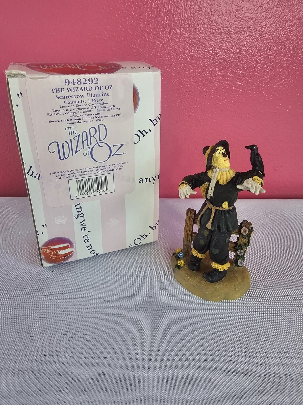 1999 Enesco The Wizard of Oz Scarecrow 4″ Resin Figurine #948292 In Original Box