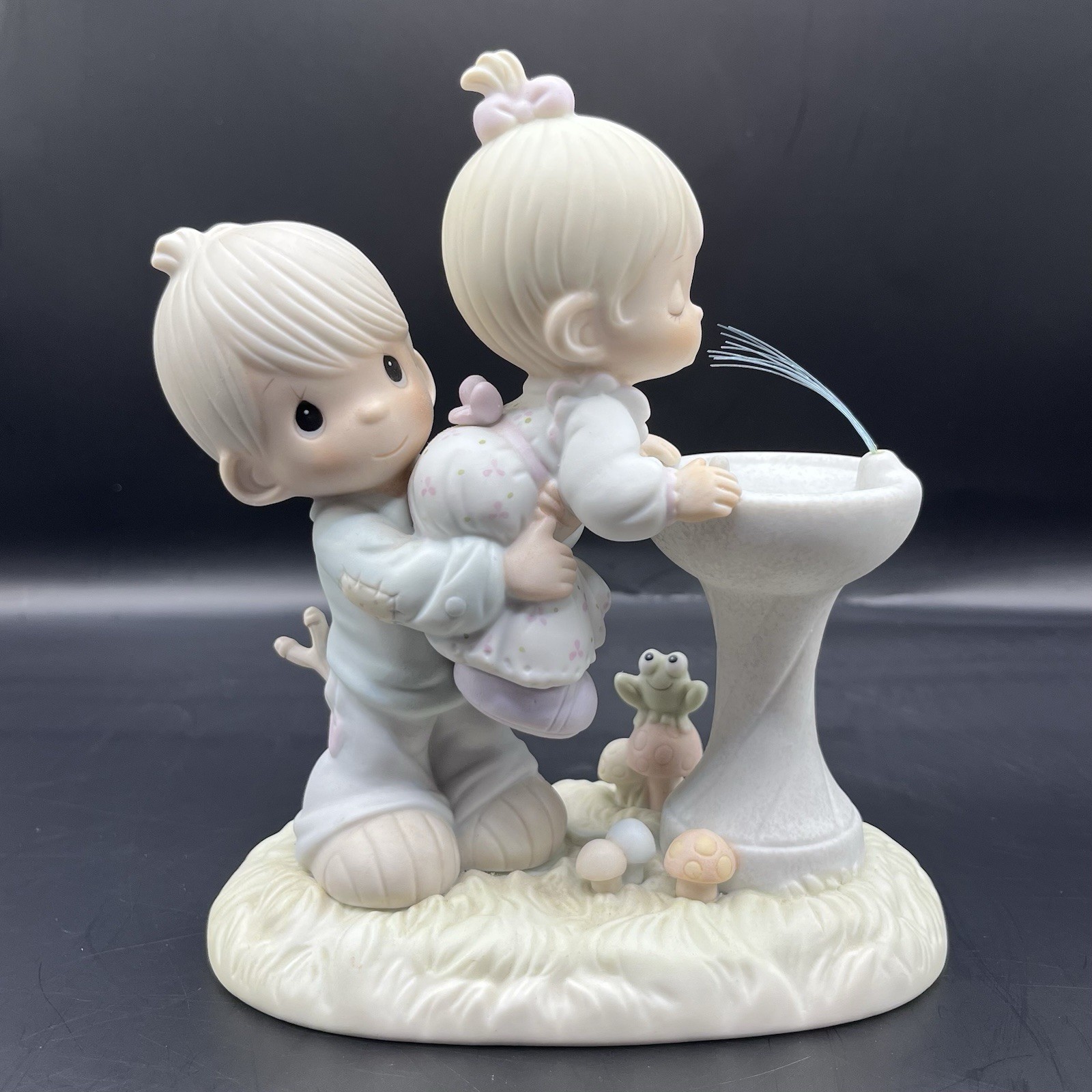 Vintage 1988 Precious Moments Your Love Is So Uplifting Figurine # 520675