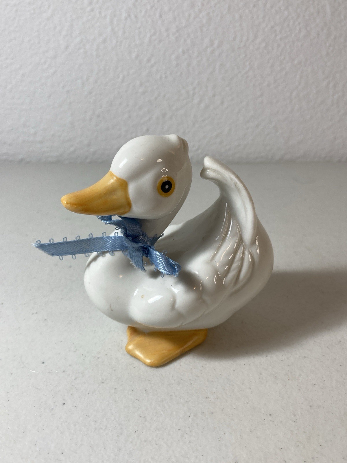 Vintage HOMCO – 2.5” Porcelain Duck Figurine #1414 – Glossy White, Yellow Feet