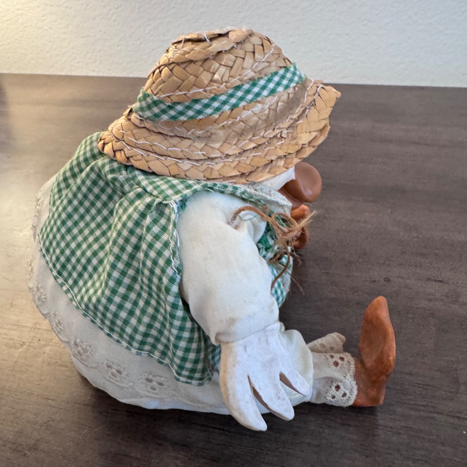RUSS BERRIE & CO. ‘The Country Folks’ Miss Happywings – DUCK Shelf Sitter Figure