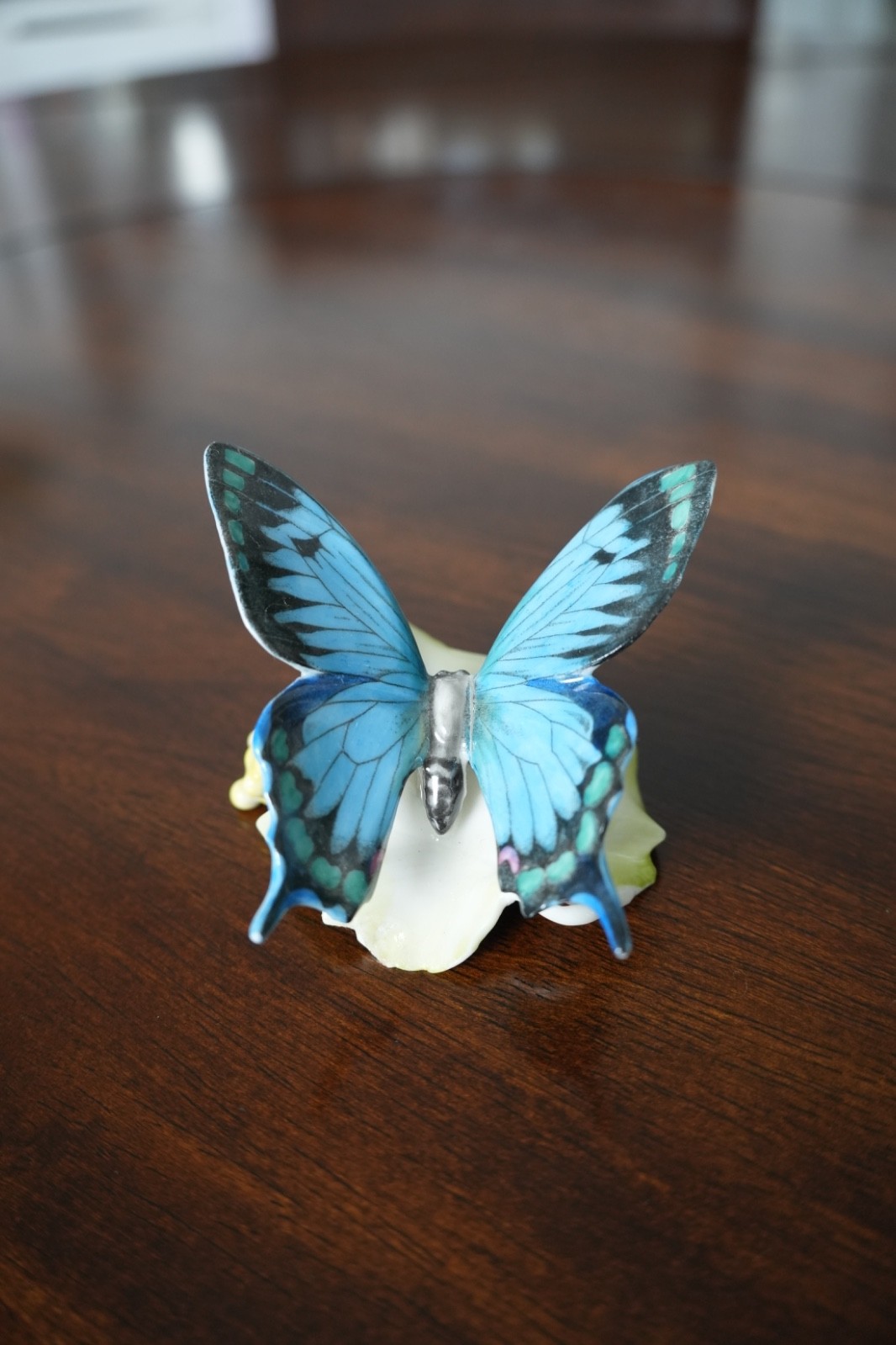 1960S HUTSCHENREUTHER PORCELAIN BLUE MONARCH BUTTERFLY SCULPTURE
