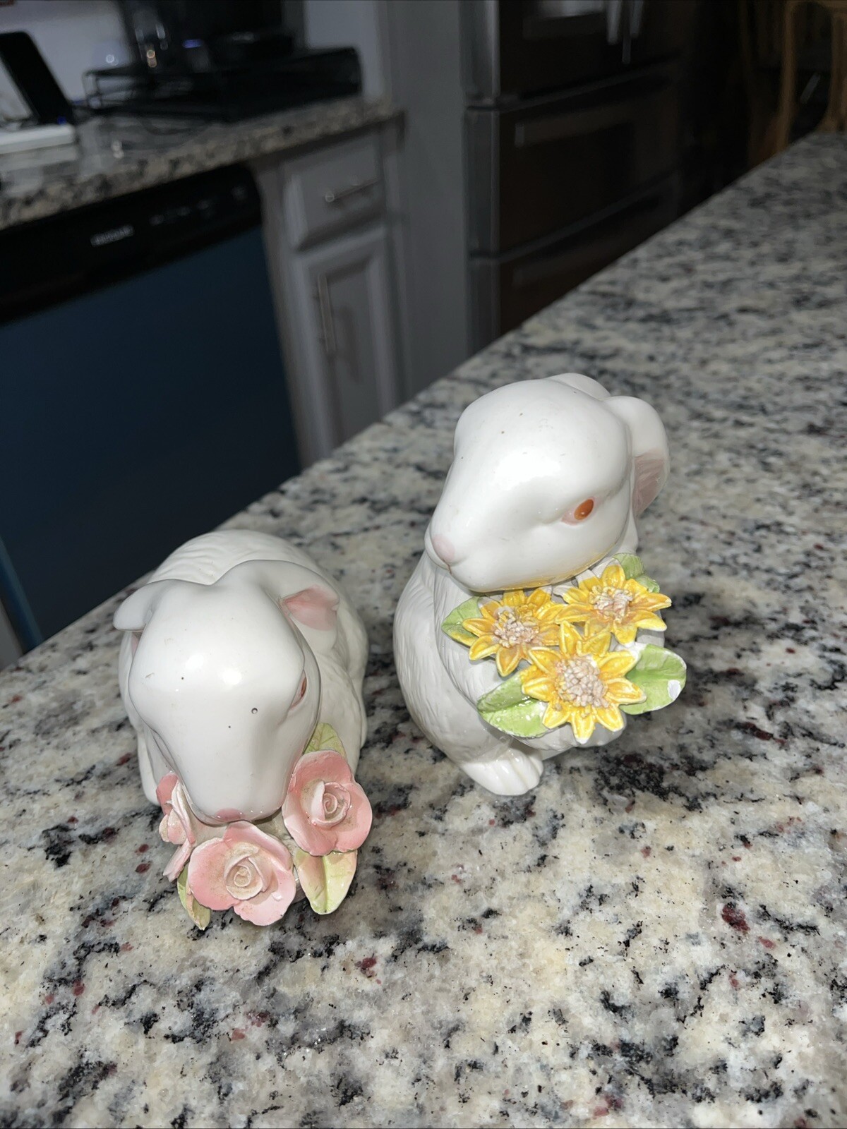 Set Of 2 K’s Collection Bunnies Pink Roses Yellow Sunflowers Pink Tulips