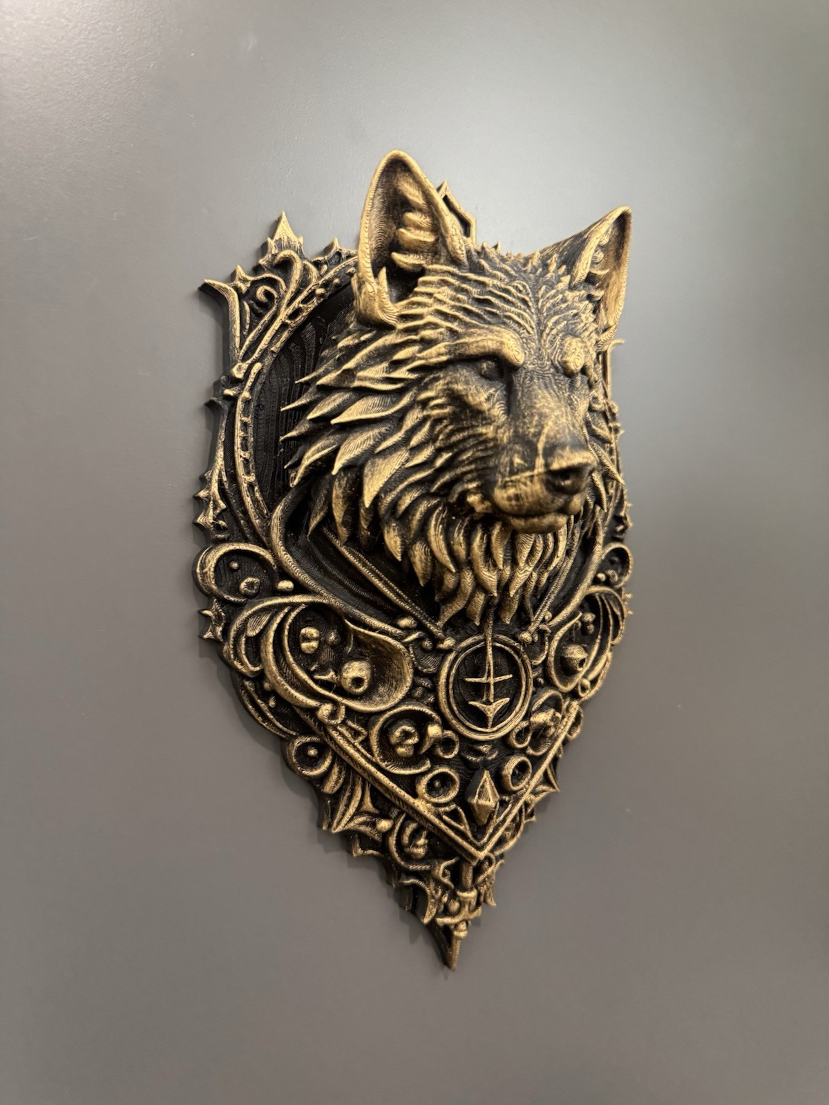 Hand Painted Gothic Wolf Wall Plaque Decorative Wolf Head Wall Art Home Decor