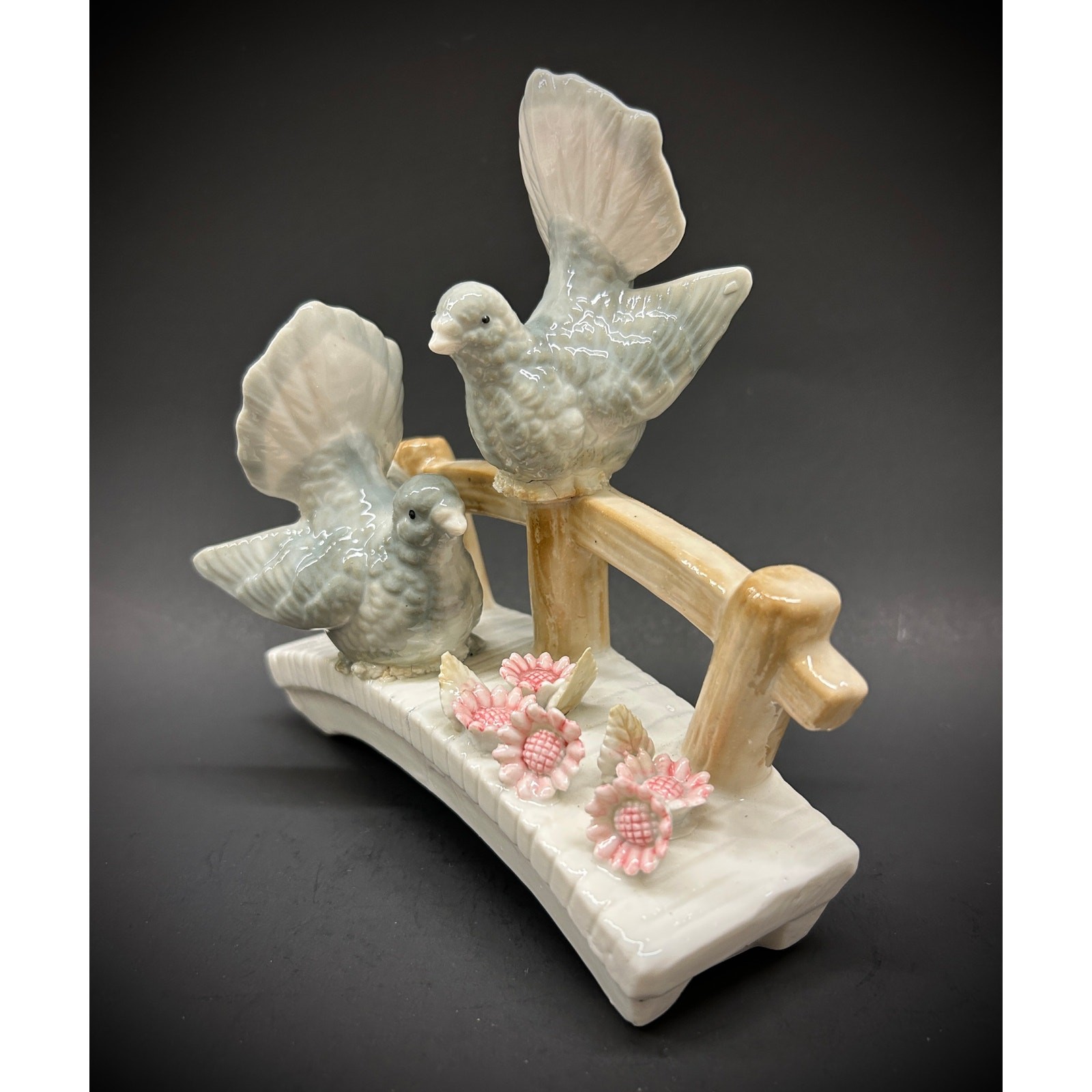 Porcelain Doves Figurine – VTG Cake Topper House of Lloyd Pastel Fantail Pigeons