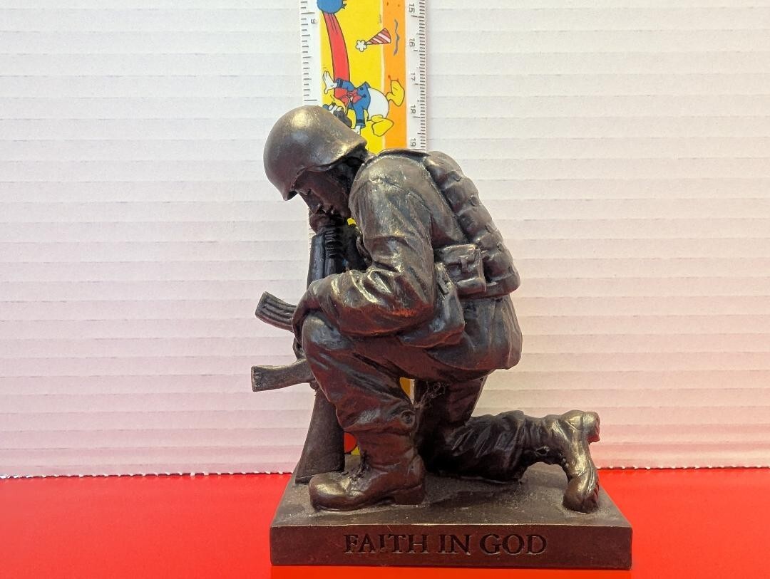 Dicksons Called to Pray Soldier Figurine Faith-Based Military Prayer Statue 4.8″