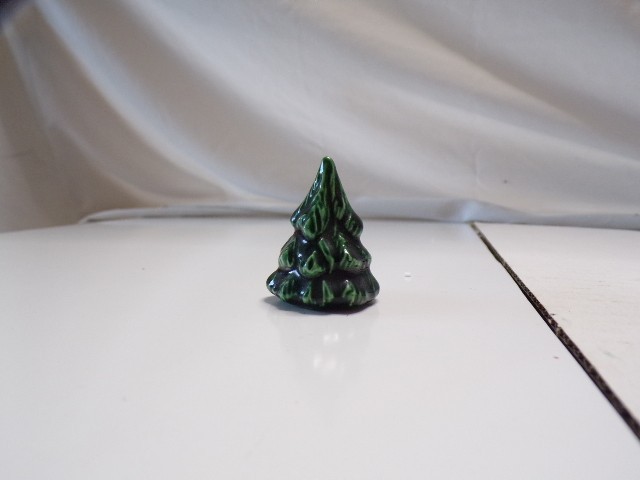VTG Wee Forest Folk Tree Annette Peterson