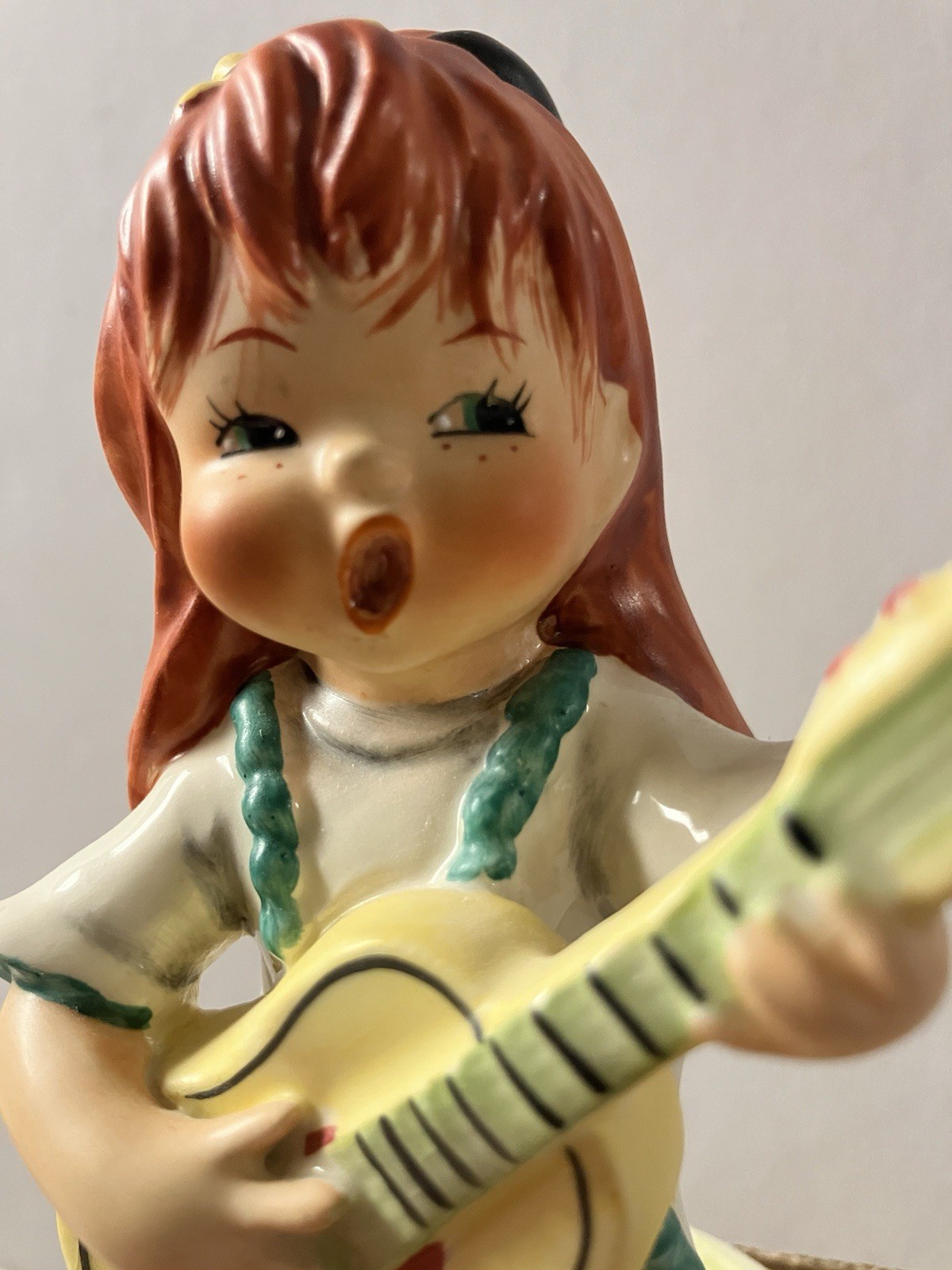 HUMMEL #BYJ62 “Swinger” Porcelain Figurine 5.5” Redhead Charlot Vintage Germany
