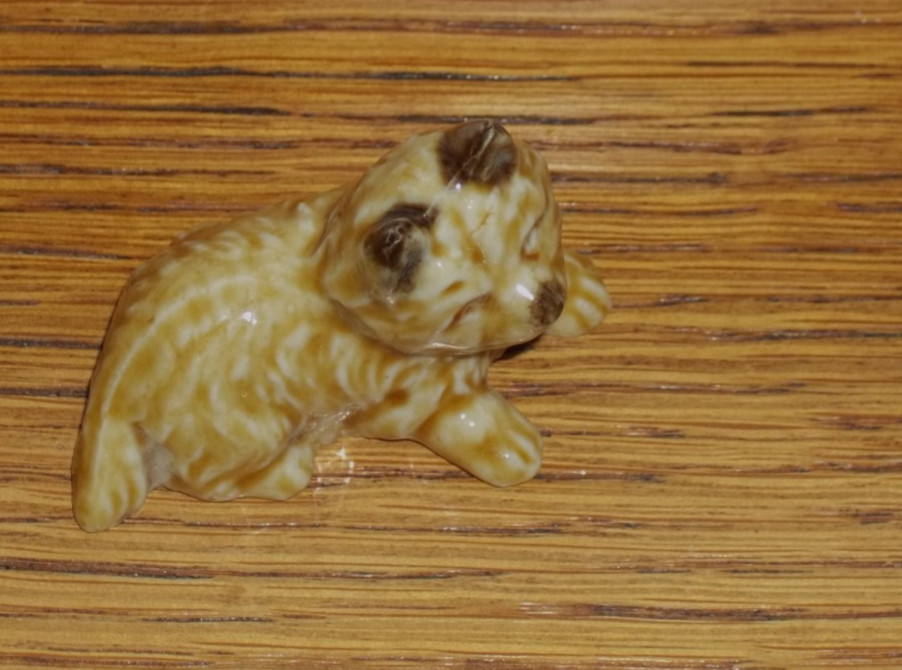Wade Laying CAIRN PUPPY from the Dogs & Puppies Series 1969-1982