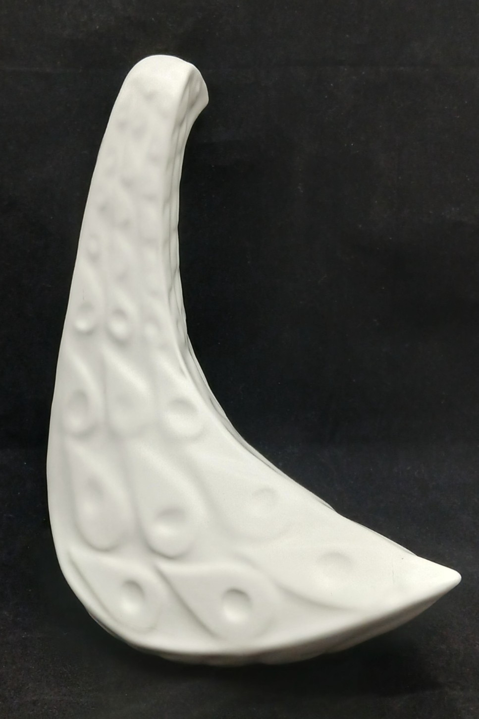 Jonathan Adler Menagerie White Ceramic Teardrop Textured Medium 8.25″ Bird