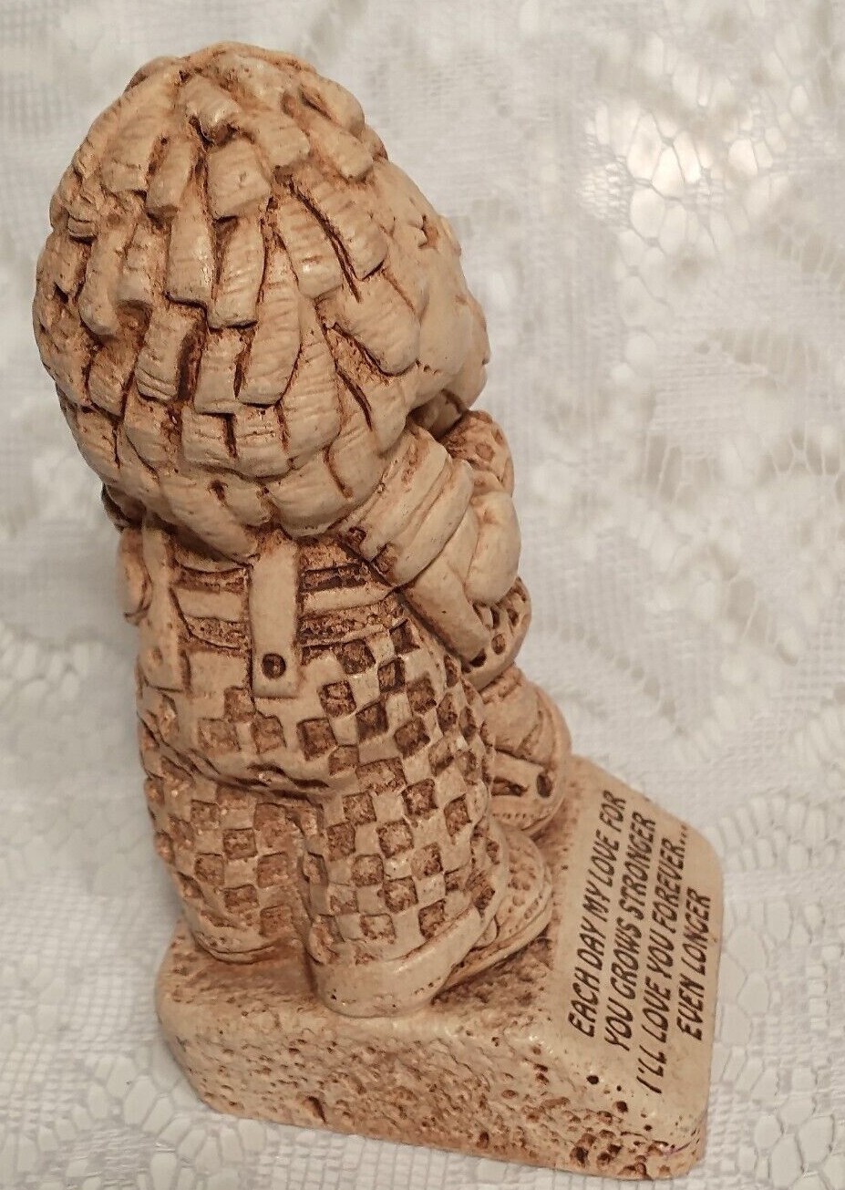 Resin Young Couple Hugging Figurine 1980 Each Day My Love For You tblhi1
