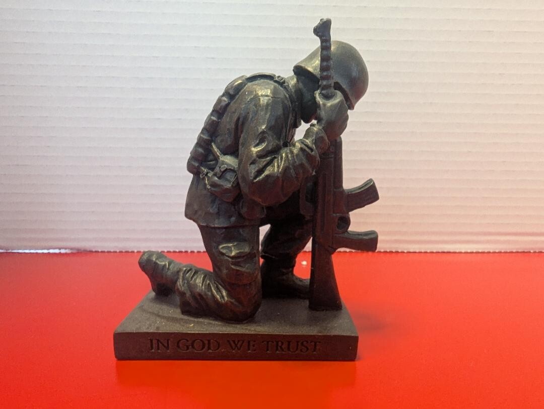 Dicksons Called to Pray Soldier Figurine Faith-Based Military Prayer Statue 4.8″