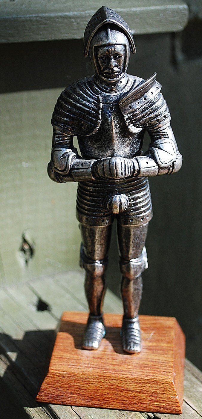 Vtg Heavy Cast Metal MEDIEVAL KNIGHT Figurine W Movable Visor DETAILED No Sword