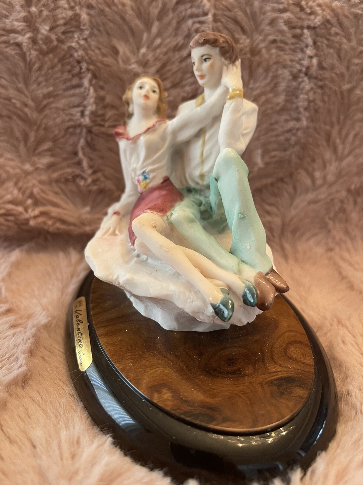 Serie VALENTINO by Miriam Vintage Figurine Young Lovers On Rock EUC!