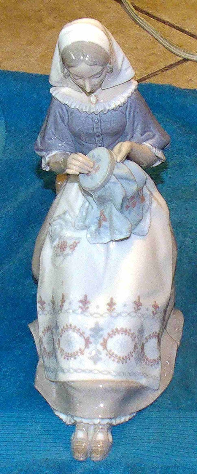 Lladro Embroideress – #4865