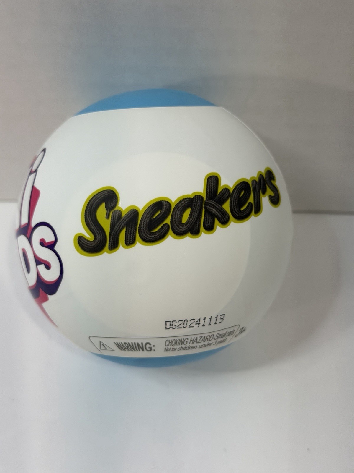 Mini Brands Sneaker Surprise Plastic Capsule Zuru 2024