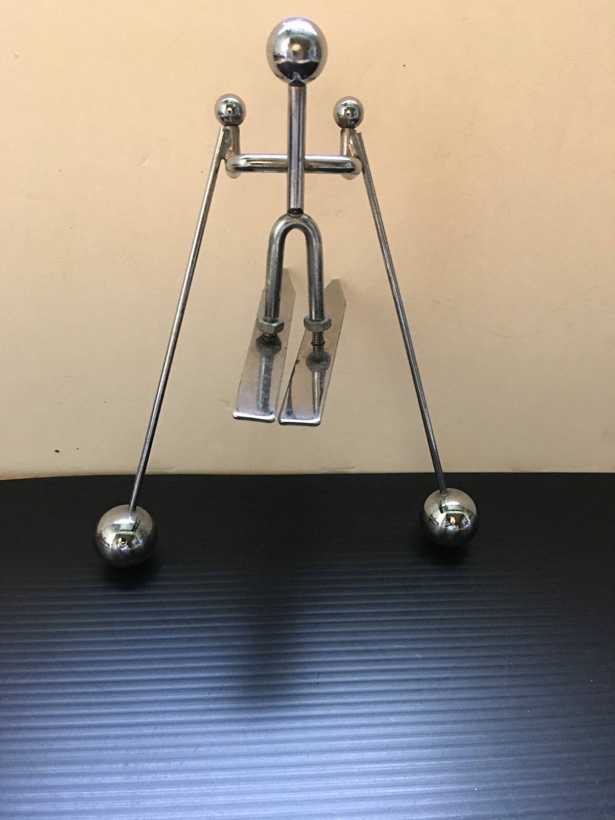 Vintage Metal Art Chrome Stainless Skier Sculpture Folk Art Desktop Decor 7″H
