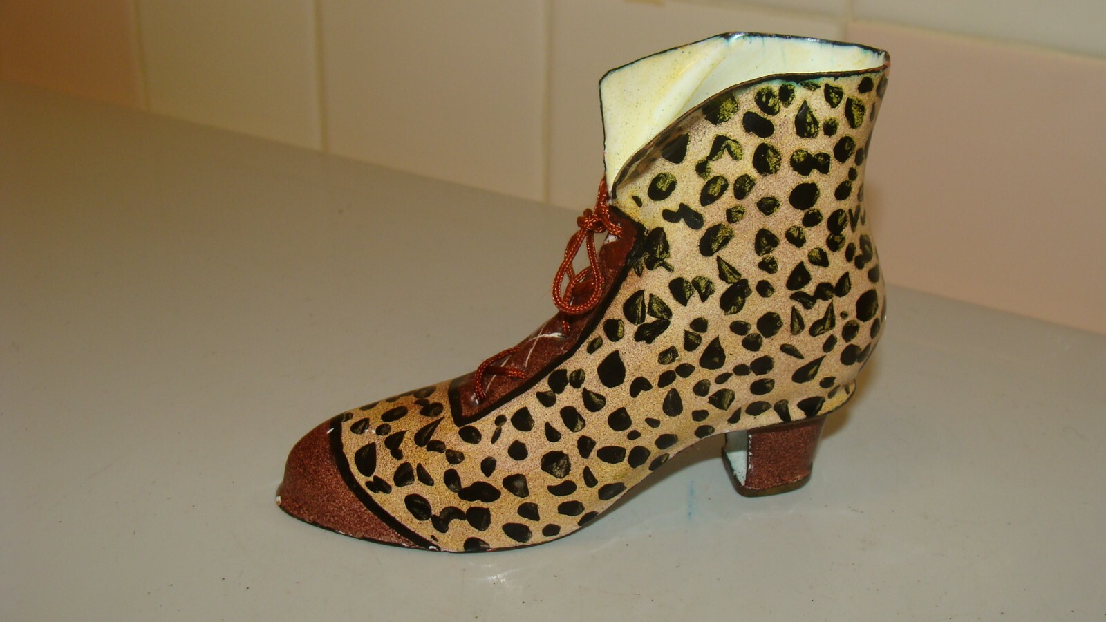 2000 Kevin Chen Metal Enamel Miniature Decorative Shoe 4.2″ x 1.5″ and 3.2″ tall