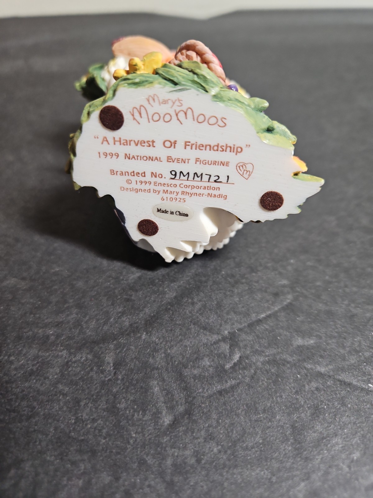 Mary’s Moo Moos 1999 A Harvest Of Friendship National Event Cow Figure 610925