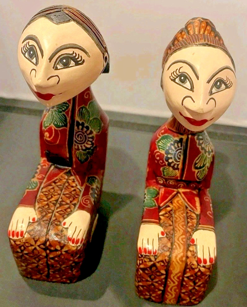 Pair of vintage Indonesian Hand Painted Figurines Loro Blonyo Javanese Culture
