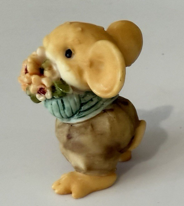 Vintage Ganz? Little Mouse With Bouquet of Flowers Unmarked