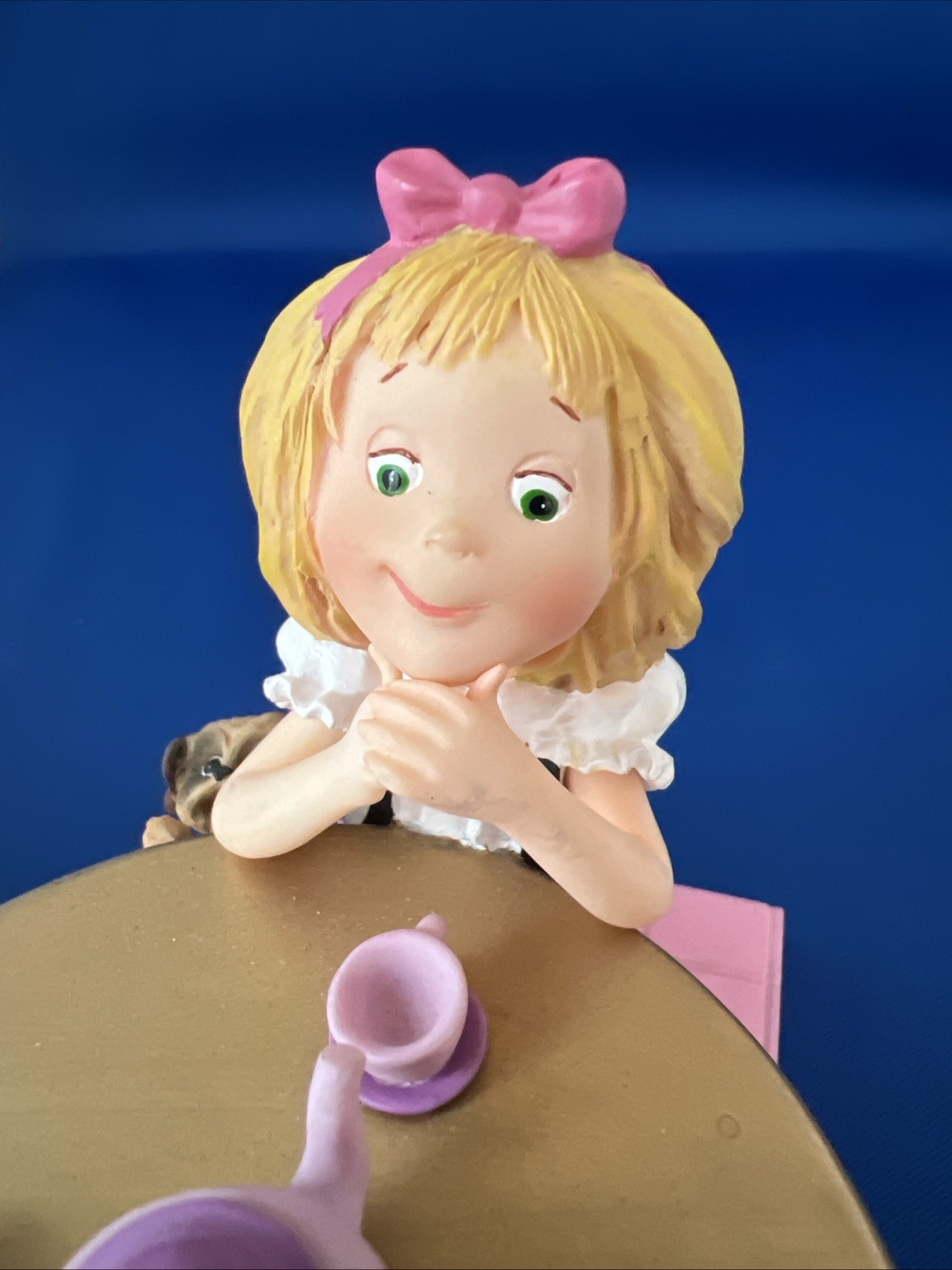 VTG 2001 Madame Alexander Classic Eloise Tea For Three Art By Hillary Knight 5”