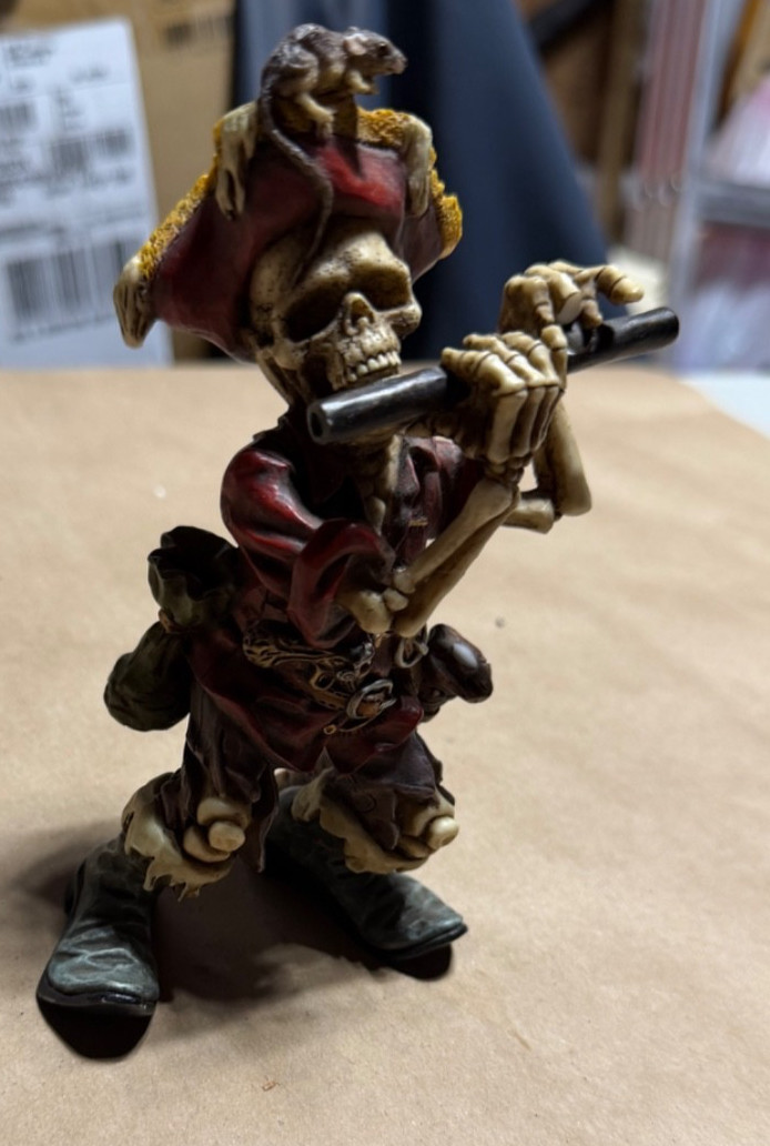 1998 Veronese Skeleton Pirate Band Member Figurine Summit Collection Resin Flute