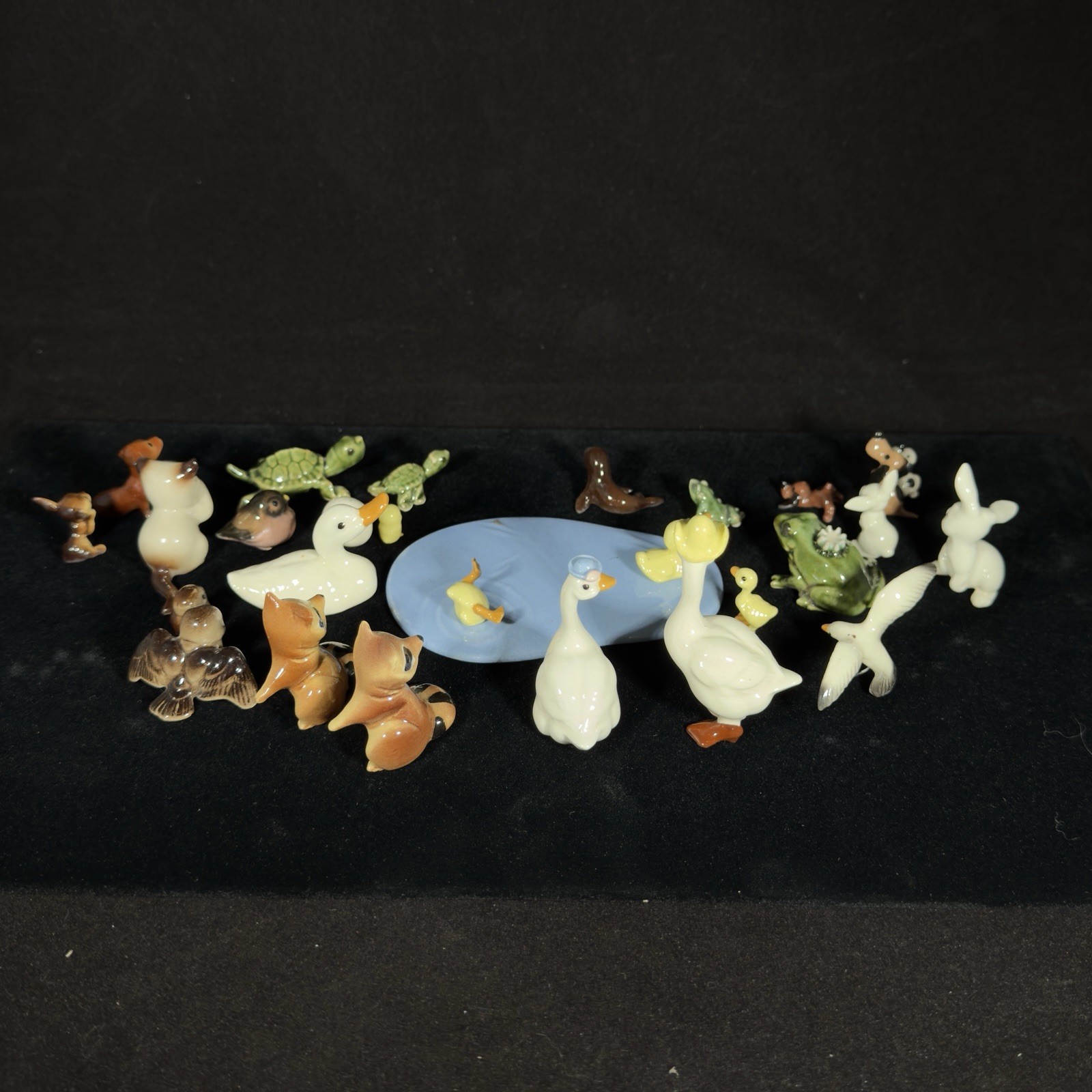 Lot Of 28 Vintage Hagen-Renaker Miniature Figurines Mixed Animals Pond Scene HR
