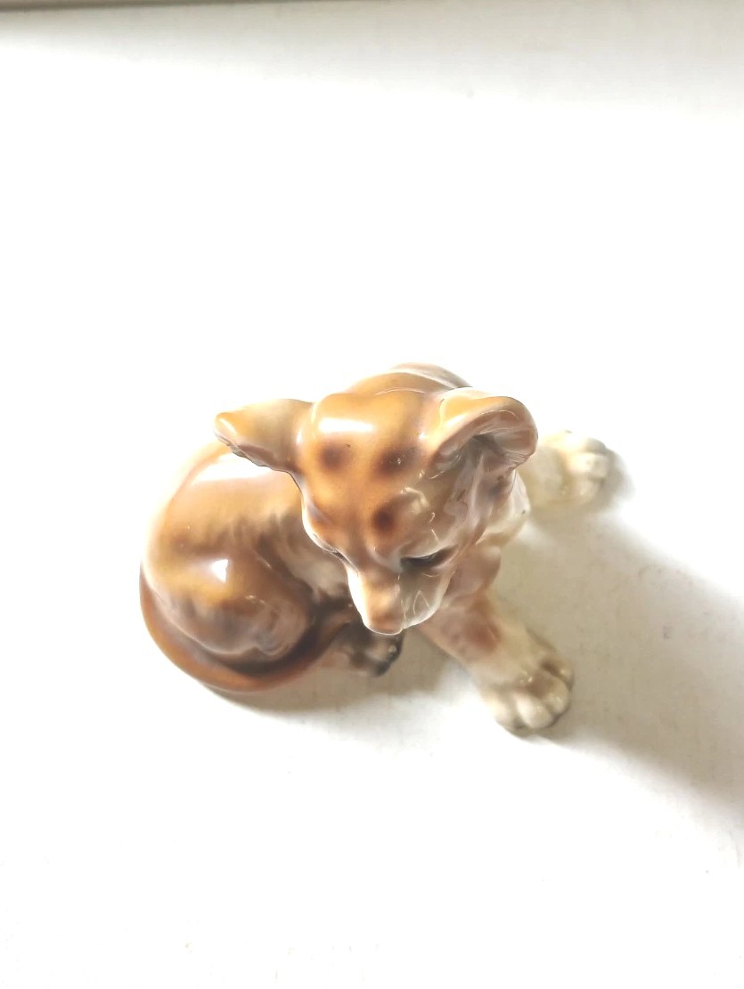 Norleans Beautiful Glazed Ceramic Lion Baby Cub Figurine